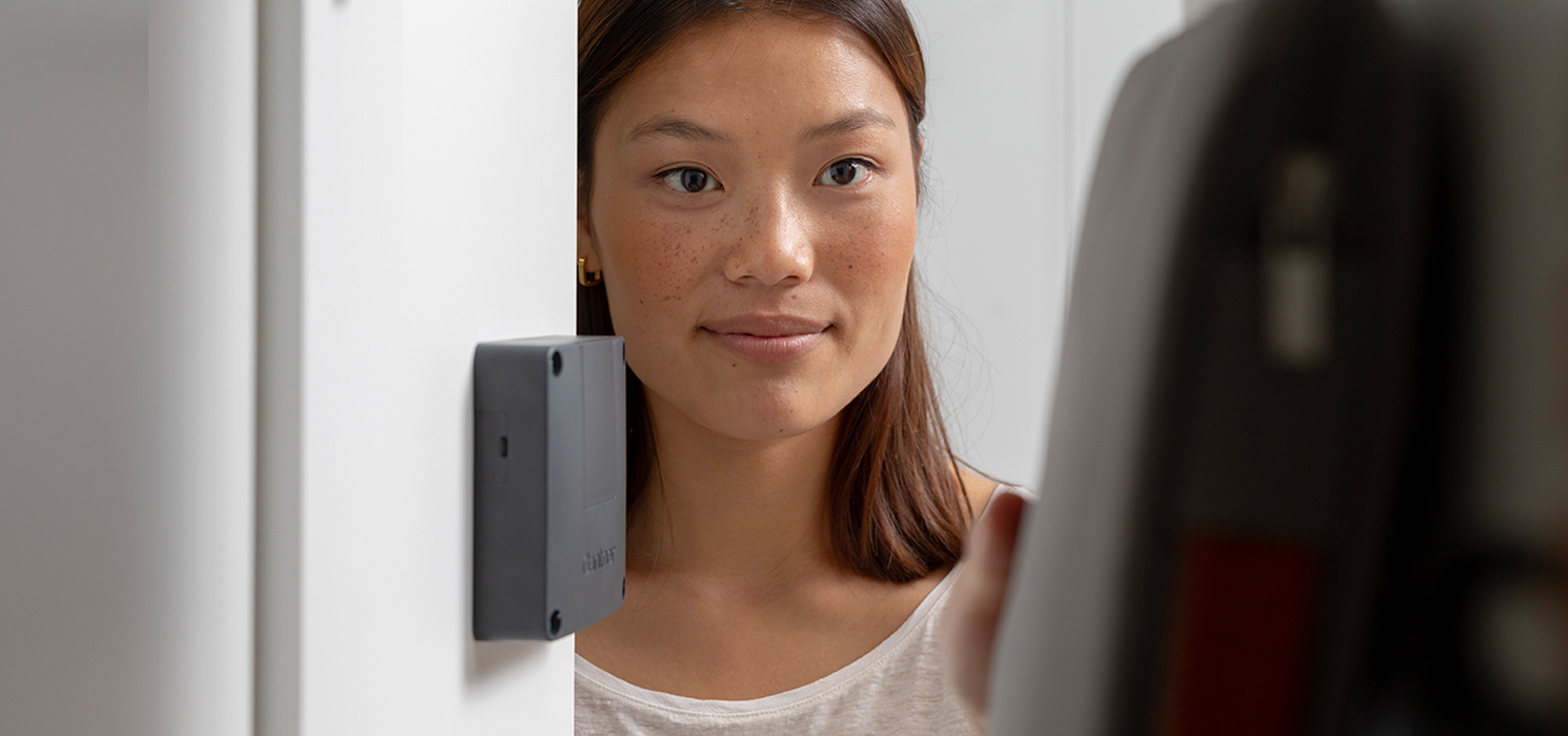 Maximize workspace productivity and flexibility with smarter access and lockers 